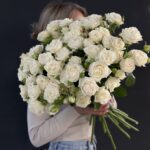 Роза кустовая пионовидная “Брайдал Флоу”