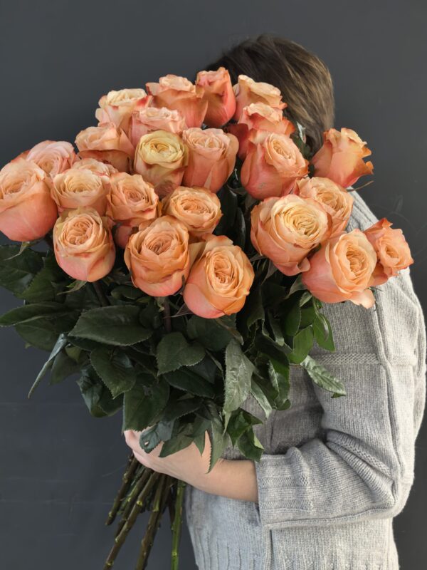 Роза "Кахала"