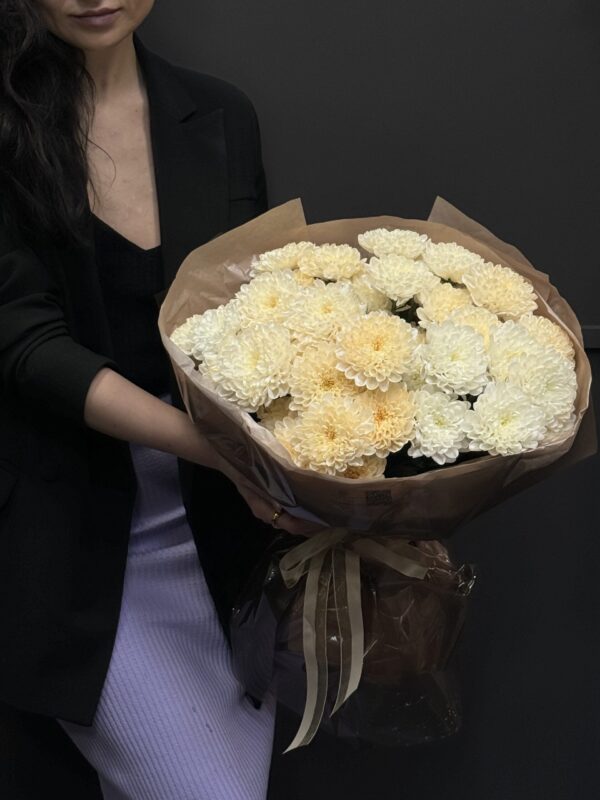 Букет из кустовых хризантем в пастельных тонах # 81