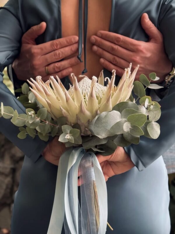 Свадебный букет экзотический с протеей # 10